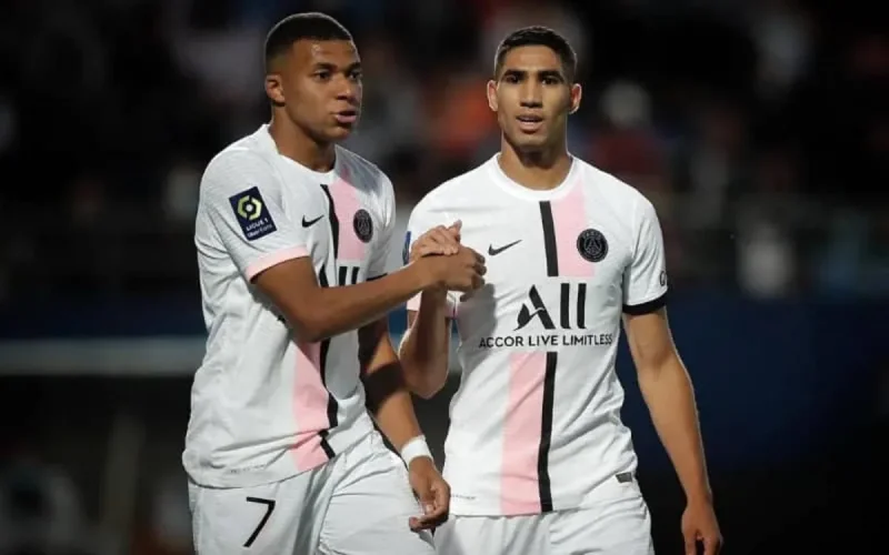 PSG : Pochettino séduit par les performances de Hakimi