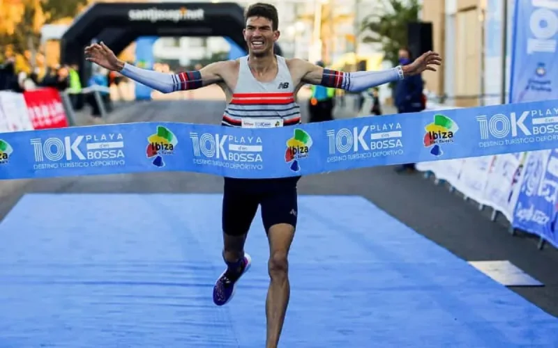 Adel Mechaal rate de peu le record d'Espagne du 10 000 mètres