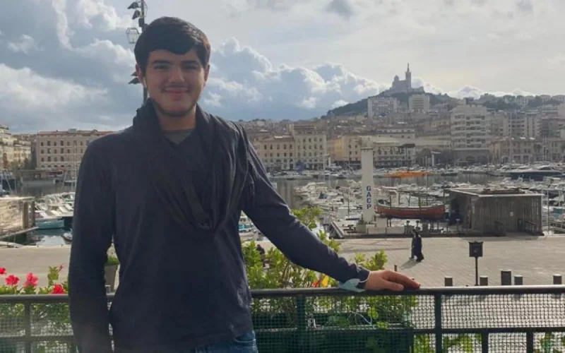Marseille : qui est Amine Kessaci, le jeune « le plus engagé de France » ?