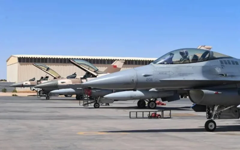 Démonstration de force des Forces armées royales (vidéo)