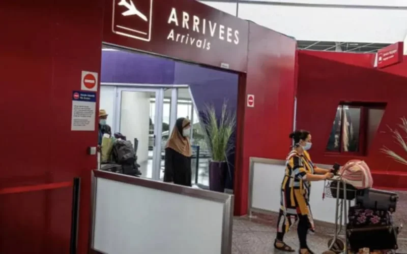 Des Marocains surpris par des contrôles sanitaires à l'aéroport de Lille