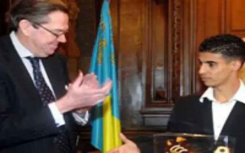 Boussoufa fleuri par Jacques Simonet