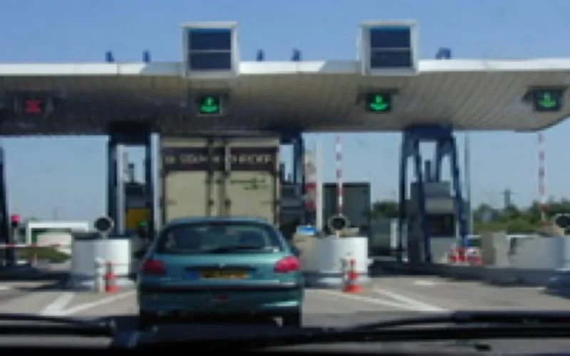 Santiago : Un marocain invente un appareil de péage automatique 