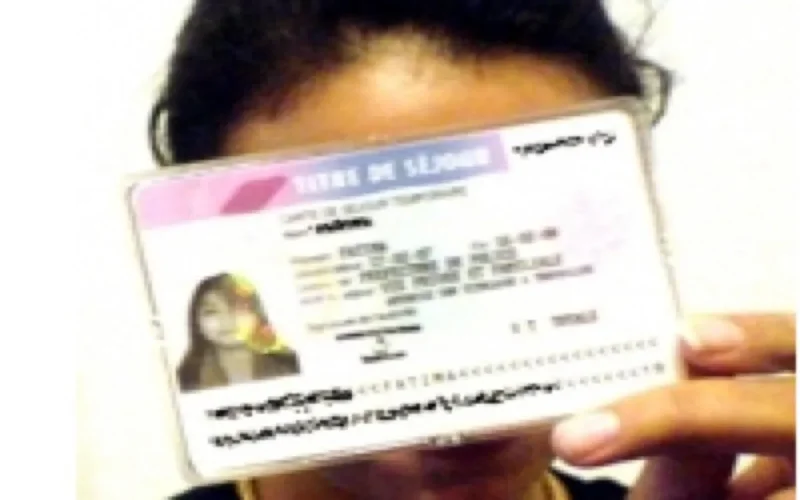 Fatima : "J'ai le droit à ma naturalisation"