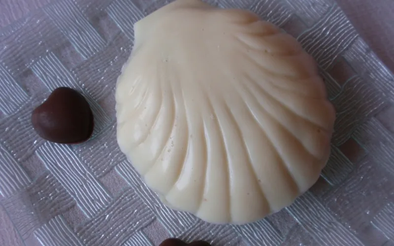 Coquillages au chocolat blanc et amandes 