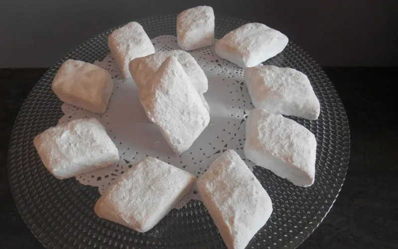 Gâteaux losanges au sucre glace