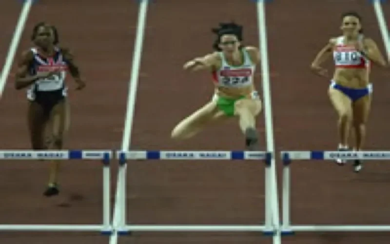 Lamiae Lhabze décroche l'or du 100m haies 