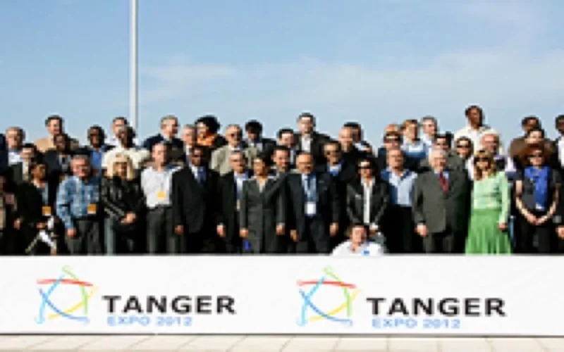 Tanger 2012 : des centaines de Marocains devant le palais des congrès de Paris