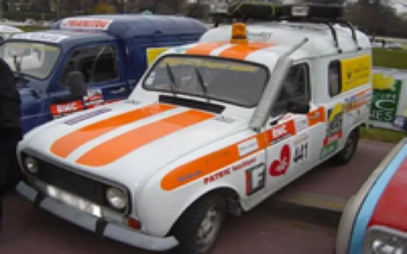 Tanger : Arrivée du raid "4L Trophy" 