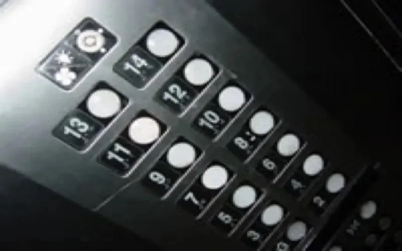 Polémique après la mort de Bilal dans une cage d'ascenseur