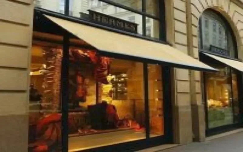 Les Marocains parmi les 10 meilleurs clients des boutiques parisiennes