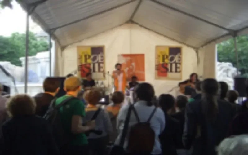 Abdellatif Laabi et Siham Bouhlal au 26ème marché de la poésie à Paris