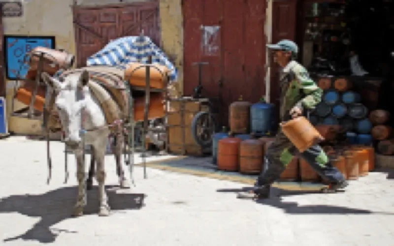 Des bonbonnes de gaz bannies en France, écoulées au Maroc