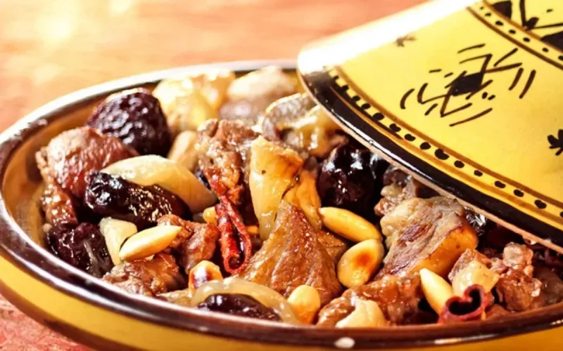 Agneau aux pruneaux et aux amandes