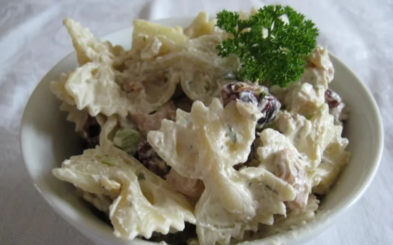 Salade de pâtes au poulet et à la coriandre 