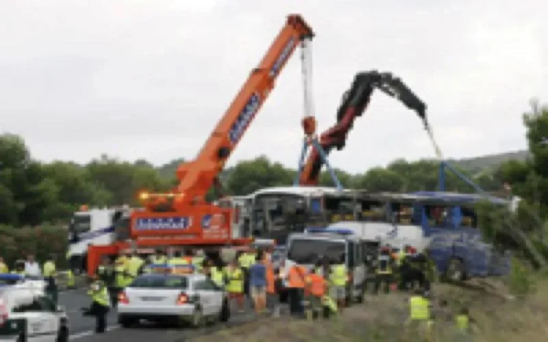 8 morts et 43 blessés dans un accident de car en Espagne