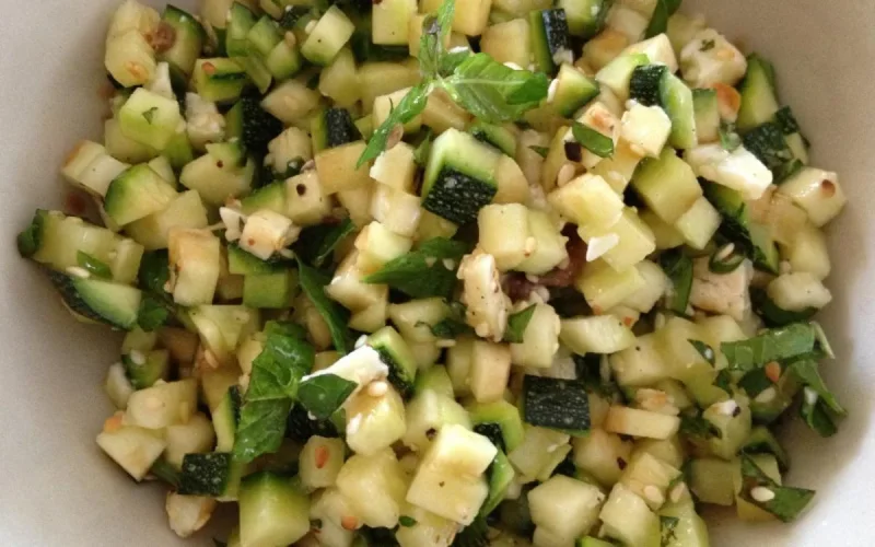 Salade de courgettes pimentées 