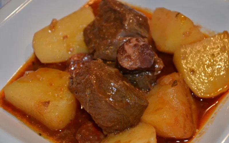 Bœuf aux pommes de terre et au thym