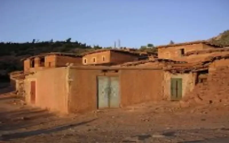 Habitat rural : campagne contre les « bidonvillages »