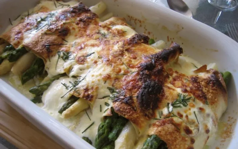 Asperges a la crème d'asperges gratinée 