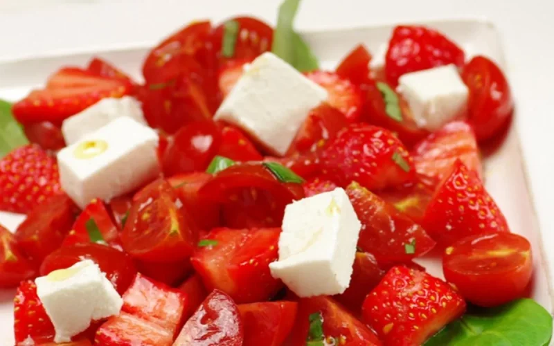 Salade de chèvre aux fraises 