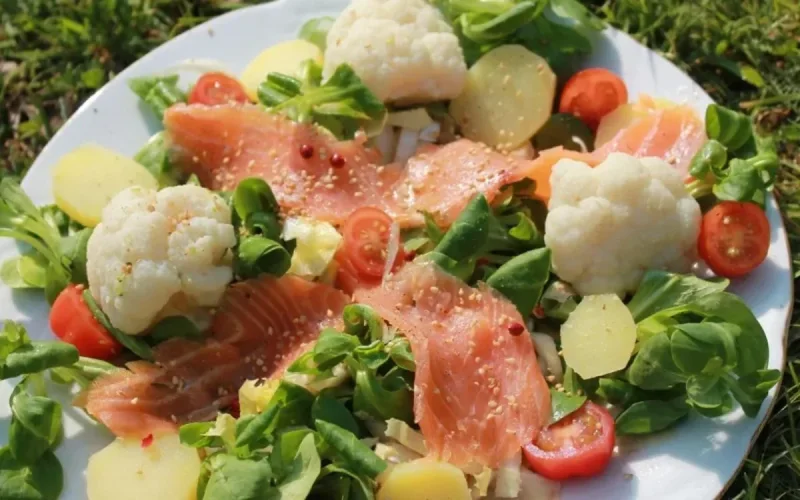 Salade de choux-fleurs au saumon 