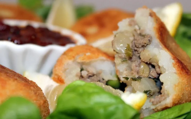 Beignets farcis à la viande hachée 