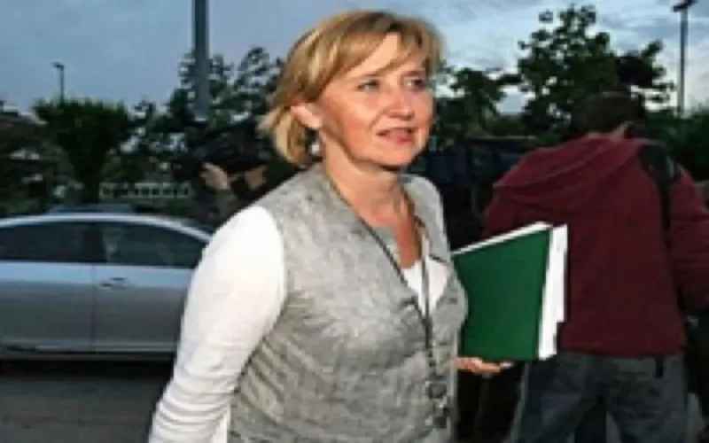 Belgique : Marie-Dominique Simonet demande à interdire le voile à l'école