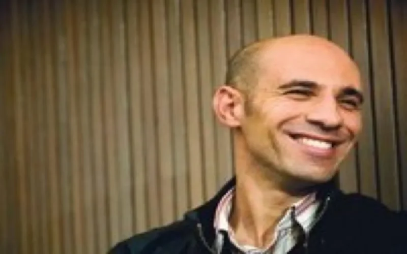 Abdelkader Benali reçoit le E. du Perronprijs