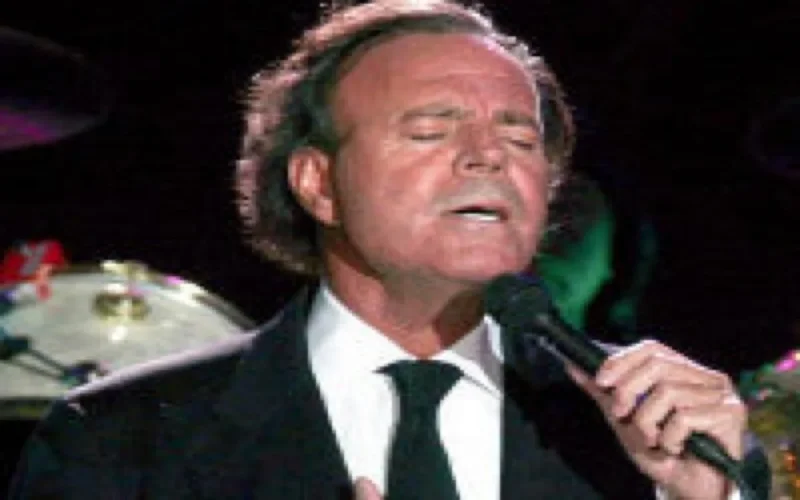 Julio Iglesias en concert à Rabat en mai