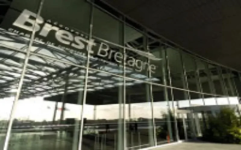 180 passagers de la RAM bloqués à Brest