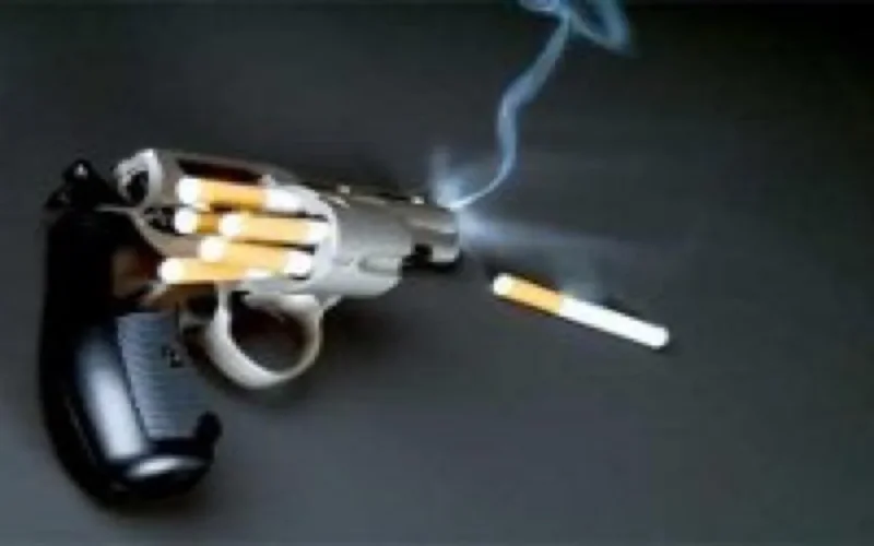 La mention "tue" apparaît sur les cigarettes marocaines