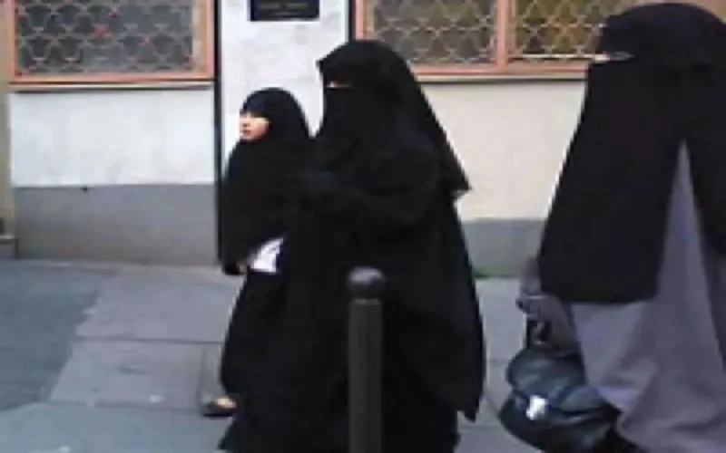 La burqa interdite en France