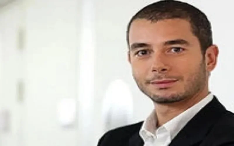 Ali Baddou invité à cuisiner chez Choumicha