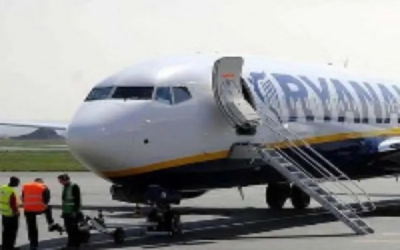 Un avion de Ryanair bloqué par des passagers