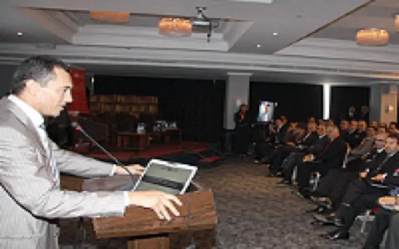 Ahmed Reda Chami tweet plus vite qu'il ne parle