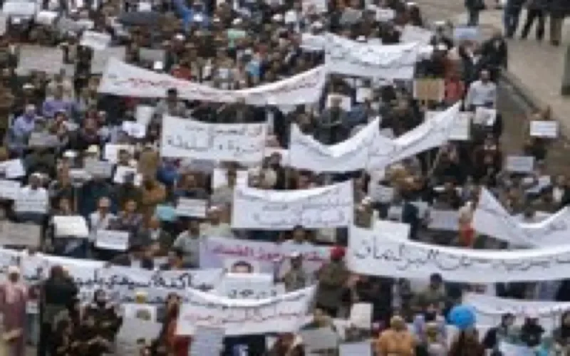 Des milliers de personnes manifestent au Maroc