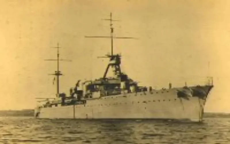 Un navire de guerre français repêché à Casablanca