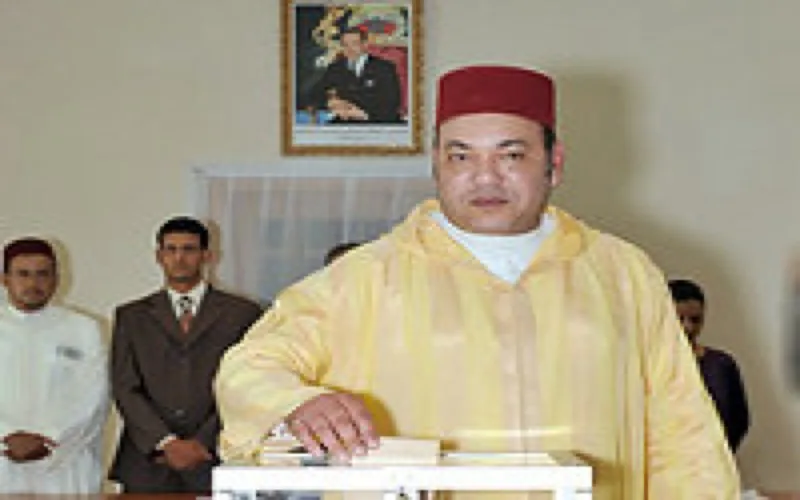 Le Roi Mohammed VI et le Prince Moulay Rachid votent à Rabat
