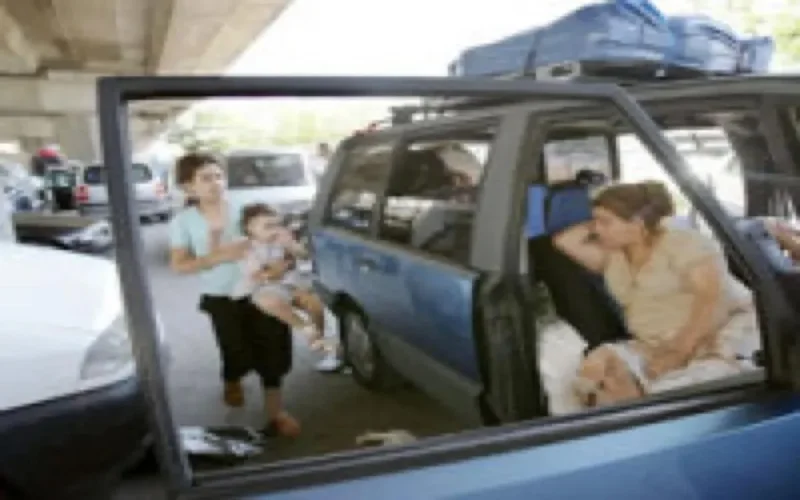 Retour au bled pour l'adolescente de banlieue