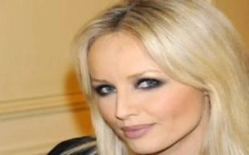 Adriana Karembeu ne se mariera pas au Maroc