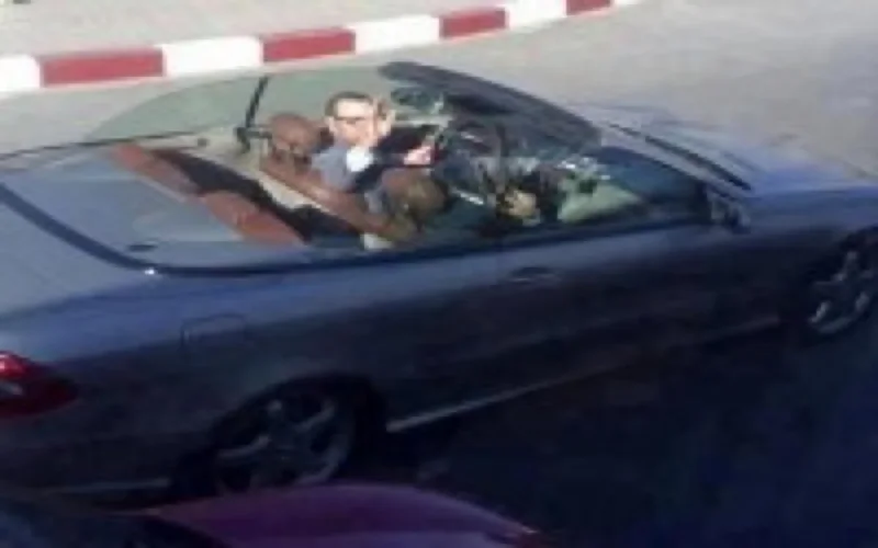 Mohammed VI à Khouribga en décapotable 