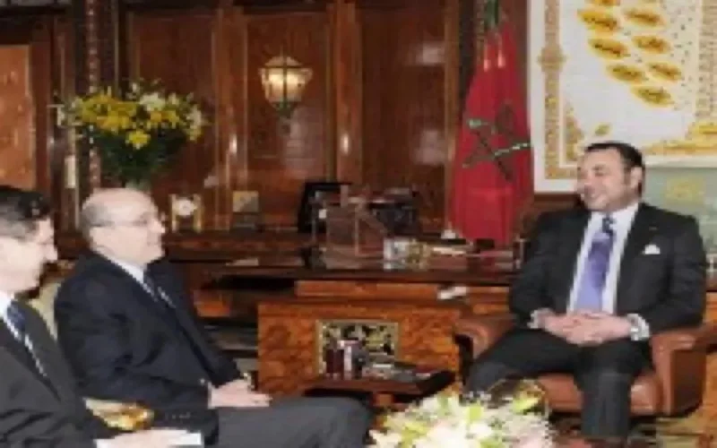 Mohammed VI se distancie des présidentielles françaises 