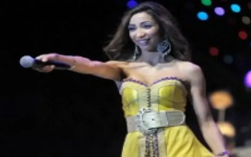 Dounia Batma chante pour une série ramadanesque koweïtienne