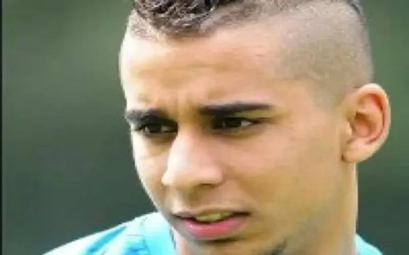 Yassine El Ghanassy en Grande Brettagne