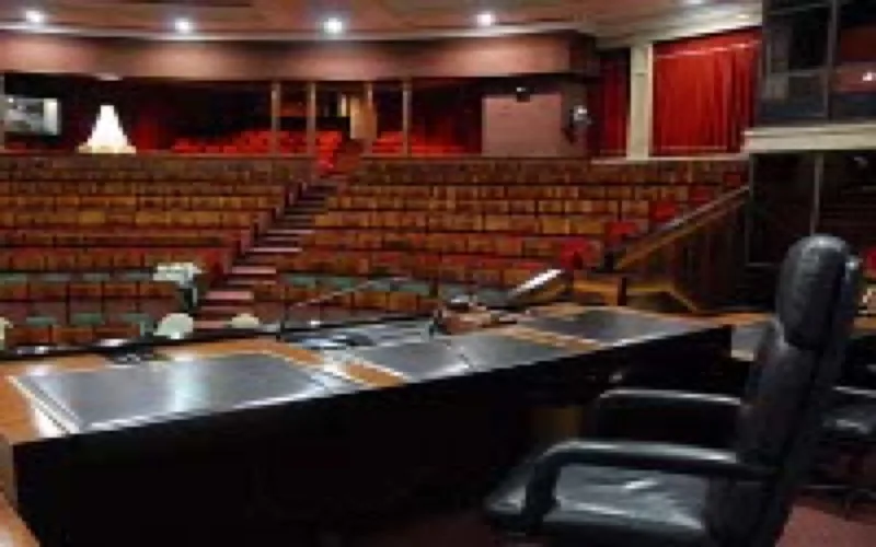 Absentéisme au parlement : enfin des sanctions !