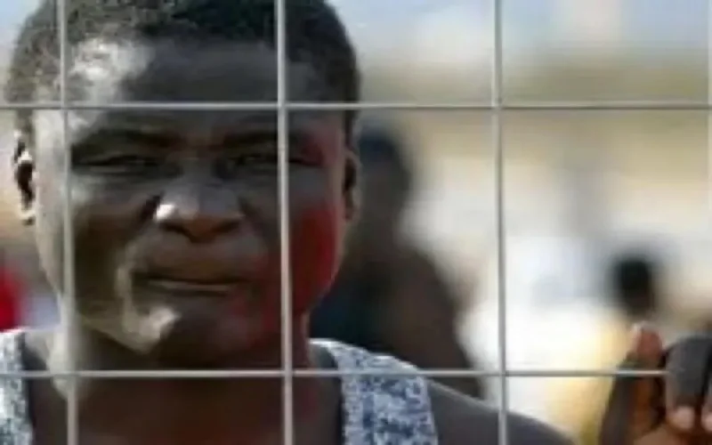 300 clandestins tentent de forcer le passage frontalier de Melilla