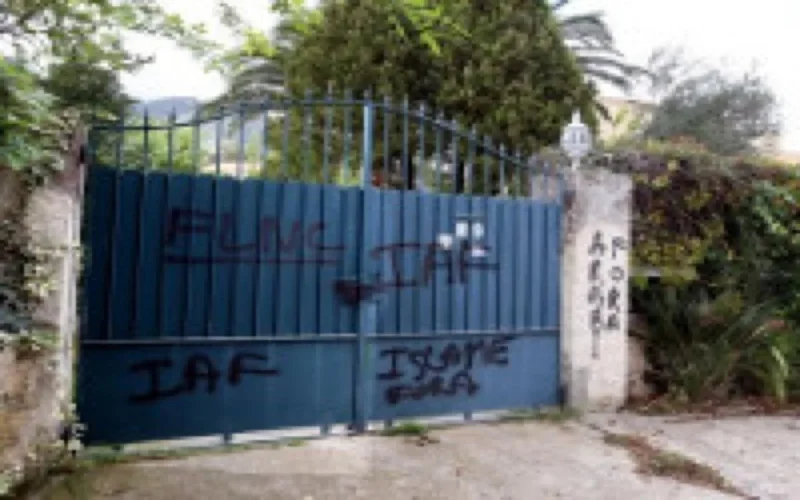 Tags racistes sur la maison du consul du Maroc en Corse 