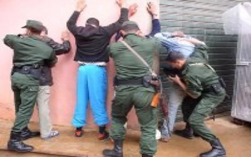 Des Marocains arrêtés avec une tonne de drogue en Algérie