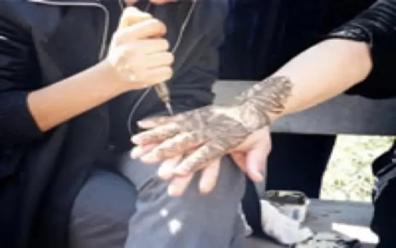 Tatouage au henné : indolore, provocateur mais prenez garde !